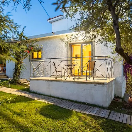 Semesterbostad Skafidia Garden Gem - Mirtia Fully Equipped Agios Ilias (Elis)